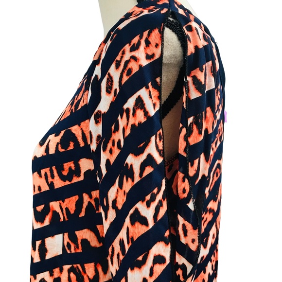 💙 5 for $25 💙 - Stylebook Orange and Navy Leopard Striped Crop Top - Picture 2 of 4